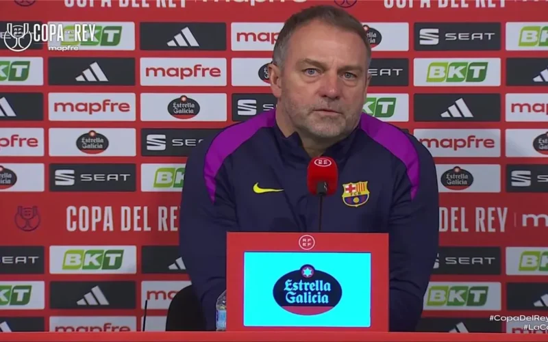 تصريح فليك.. استعدادات برشلونة لدعم لاعب جديد وتحسين الأداء